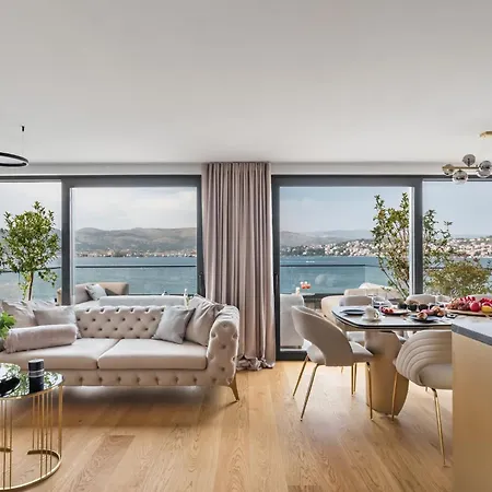 Palace Al Nera Luxurius At Sea With 2 Swimming Pools Saunas * 트로기르