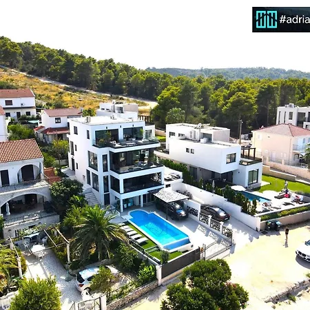 빌라 Palace Al Nera Luxurius At Sea With 2 Swimming Pools Saunas