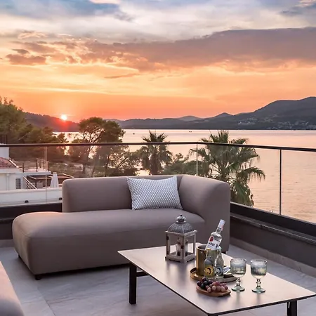 Palace Al Nera Luxurius At Sea With 2 Swimming Pools Saunas Villa *